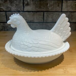 Vintage Indiana Glass White Nesting Hen Lidded Candy Trinket Dish 7”x 5.25”x 5.5